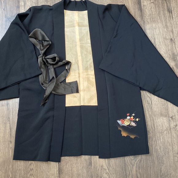 EUC Beautifully Made Kimono - Picture 4 of 13